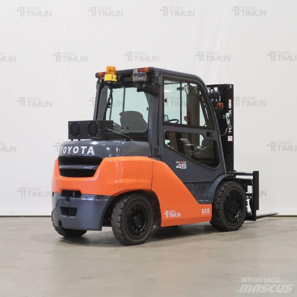 Toyota 40-8FD40N Diesel trucks