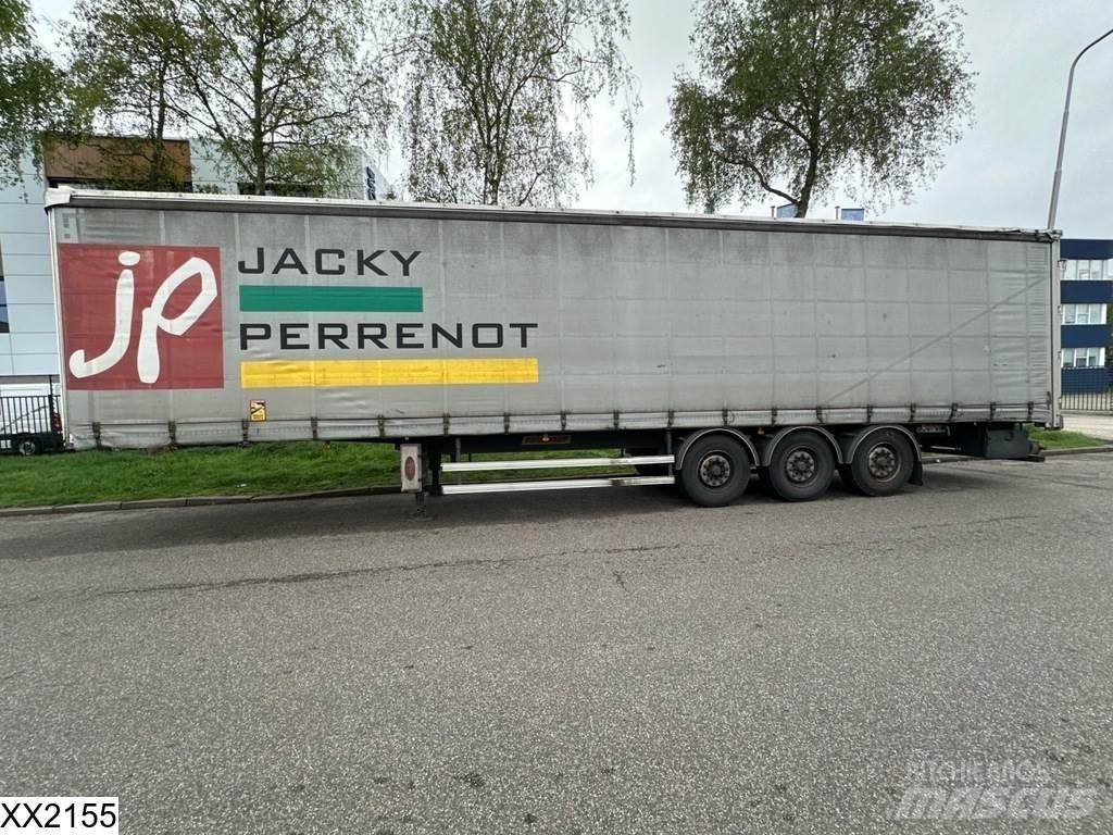 Fruehauf Tautliner Curtainsider semi-trailers