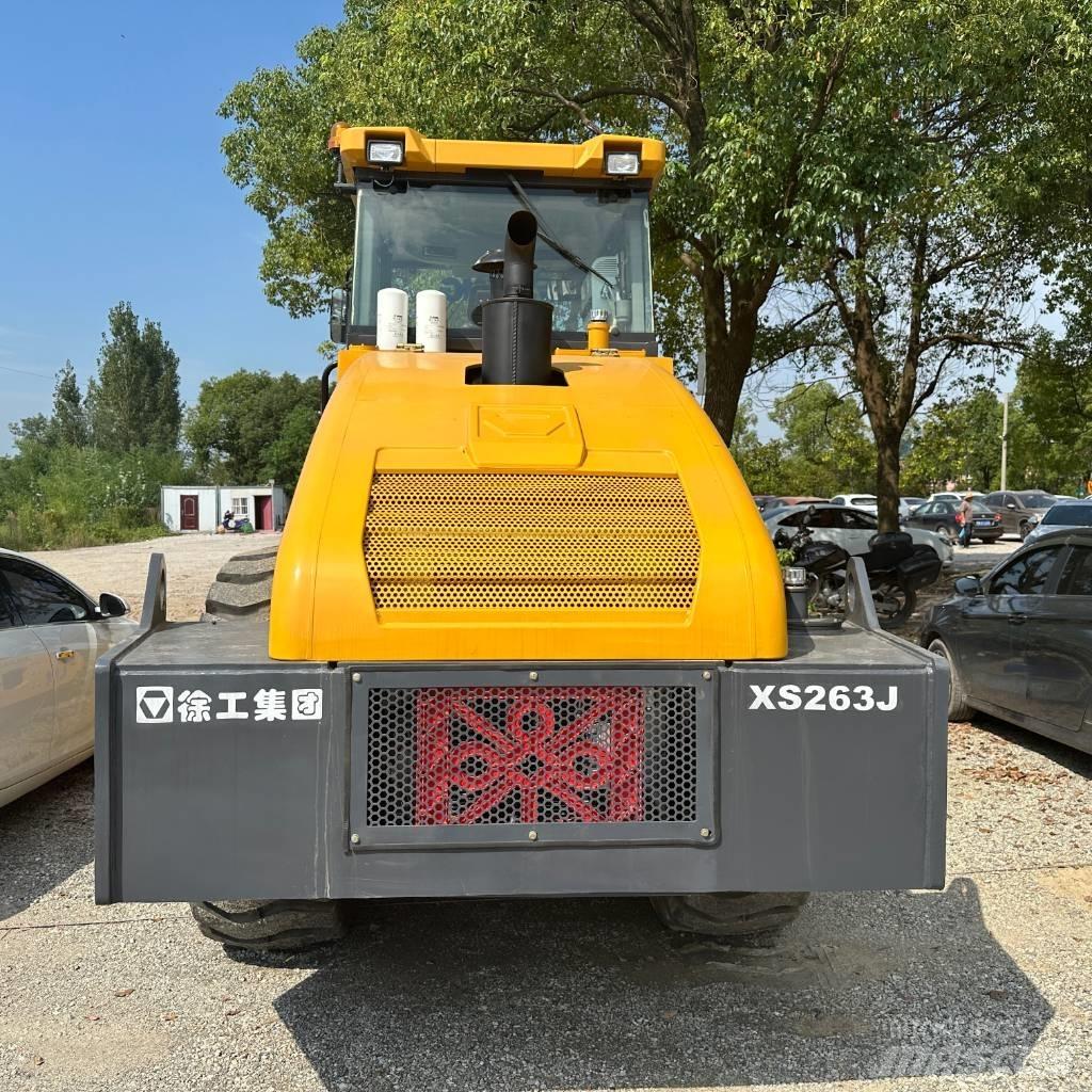 XCMG XS263J Single drum rollers