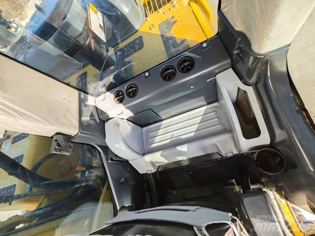 Komatsu PC 240-8 Crawler excavators