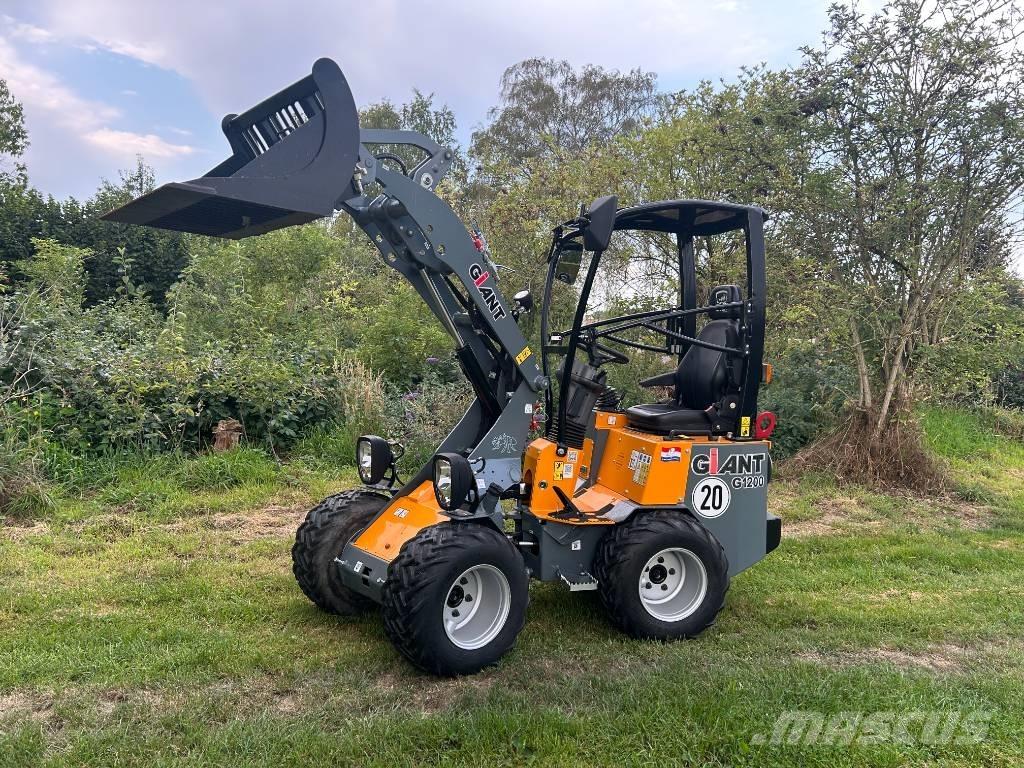 GiANT G 1200 Mini loaders