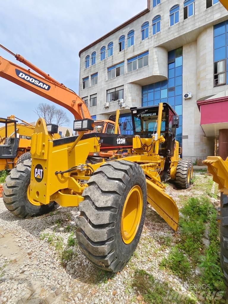 CAT 120 H Graders