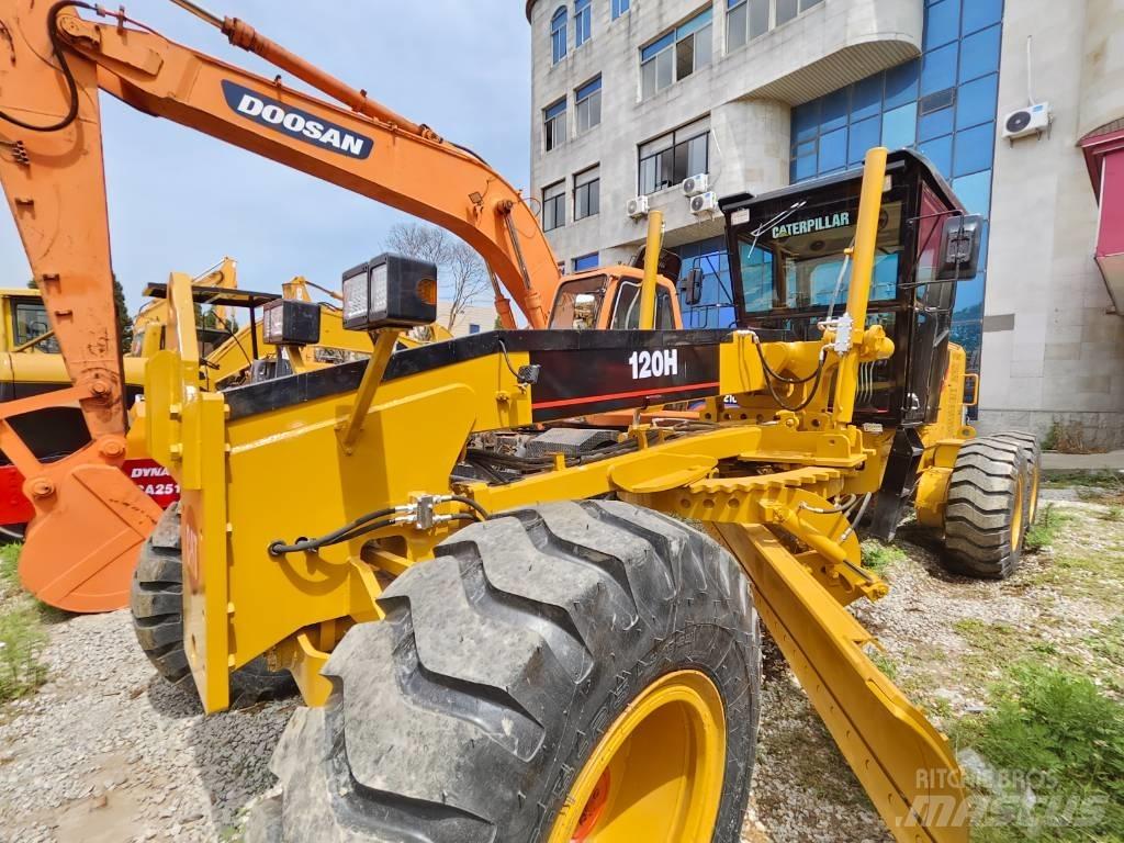 CAT 120 H Graders