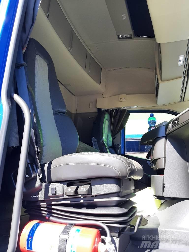Volvo FH 13 Chassis Cab trucks