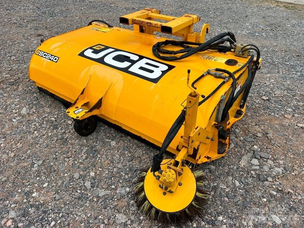 JCB SC 240 Brushes