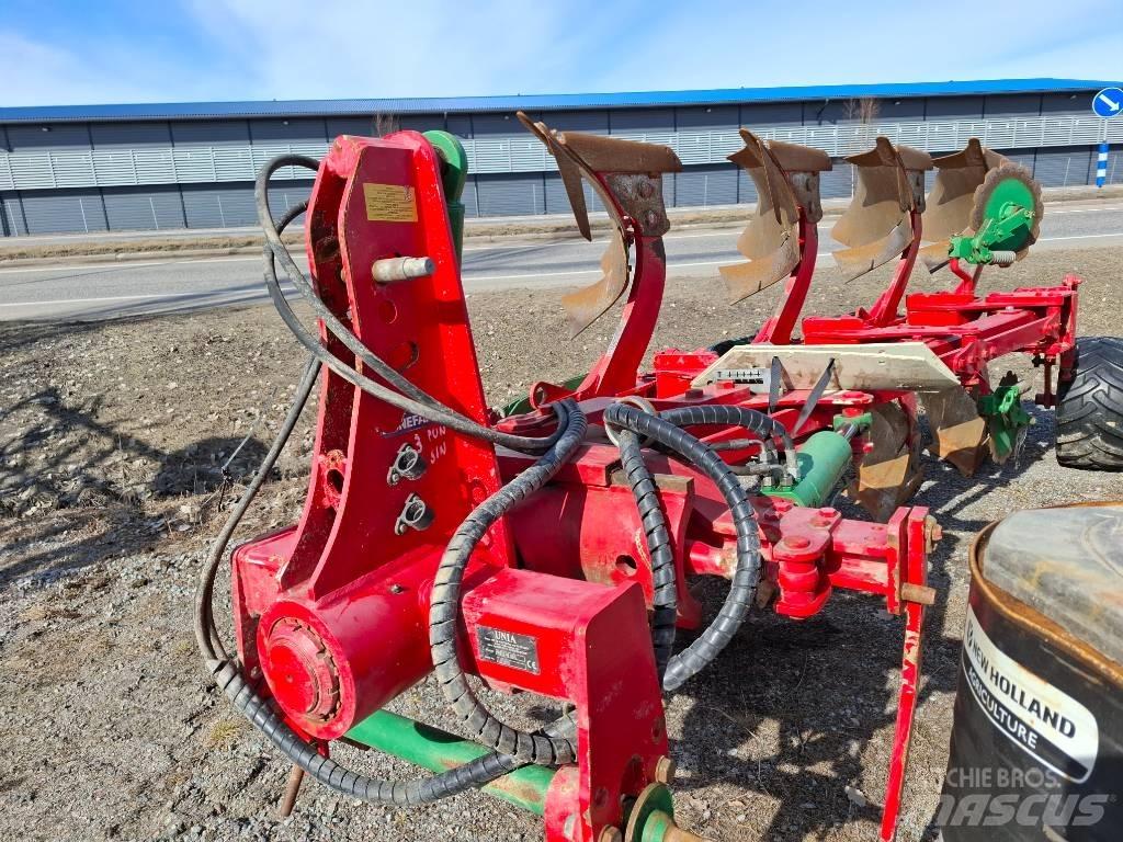 Unia Vario 4S Reversible ploughs