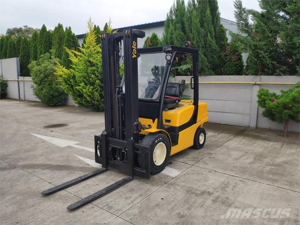 Yale GDP35VX Diesel trucks