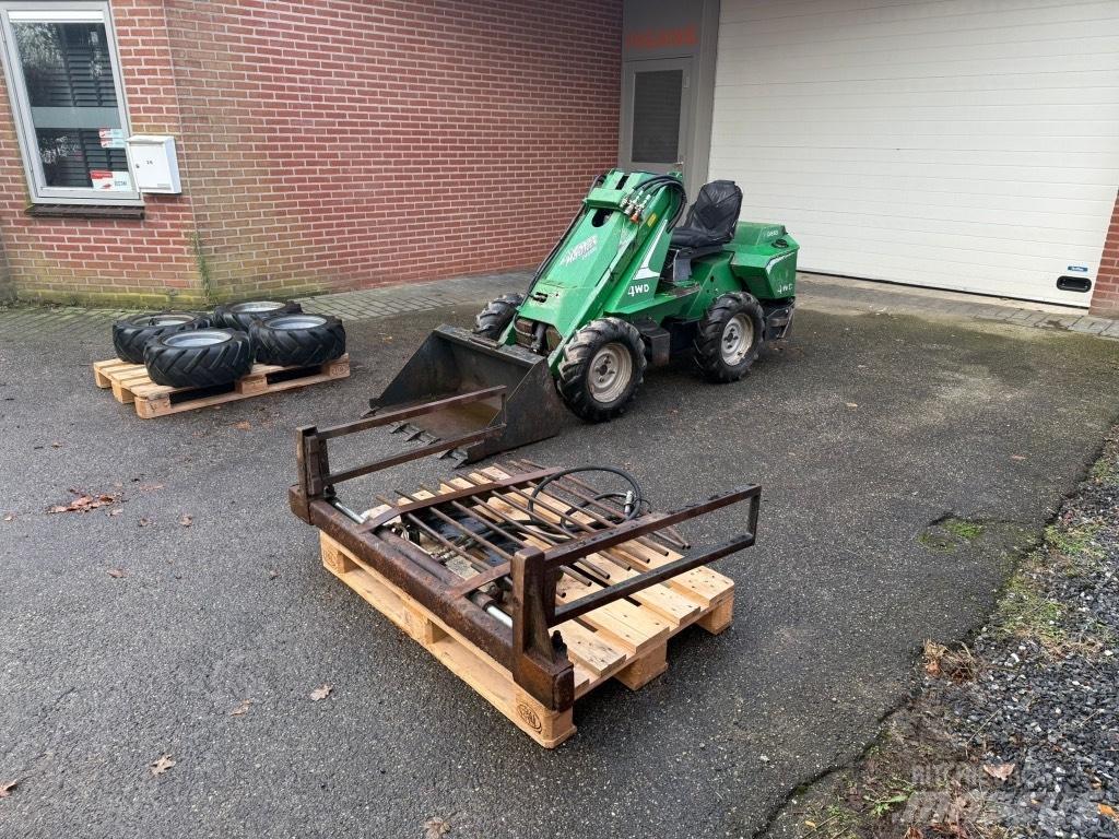 Avant Multi Mini loaders