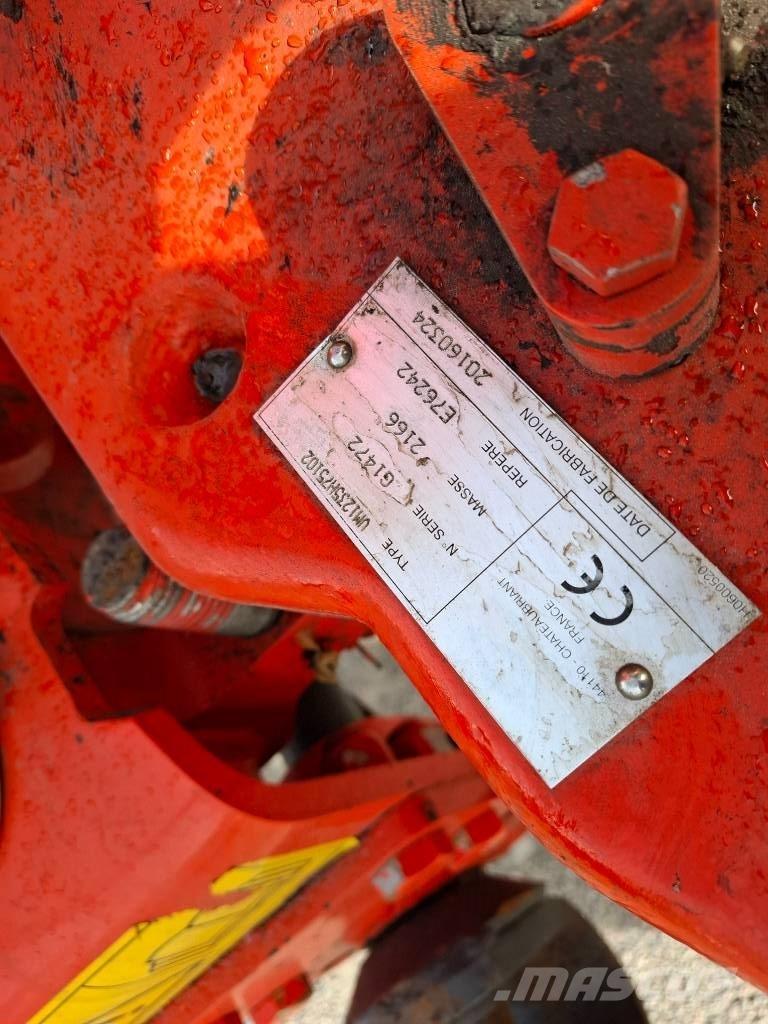 Kuhn Vari-Master 123 Reversible ploughs