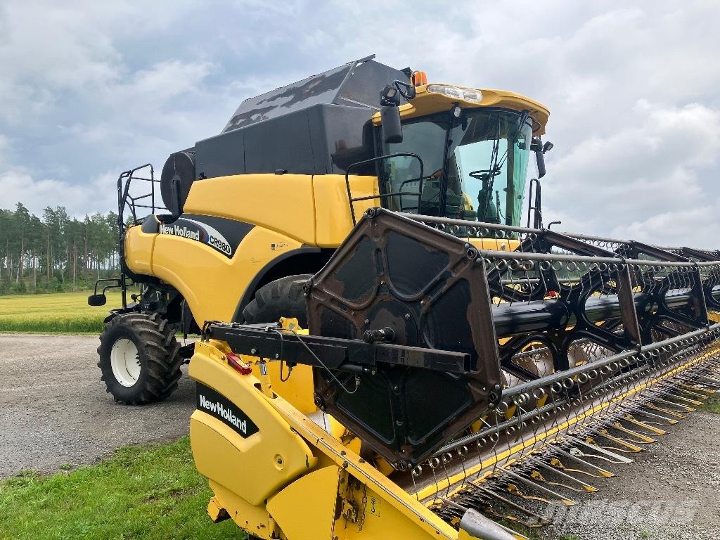 New Holland CR 980 Combine harvesters