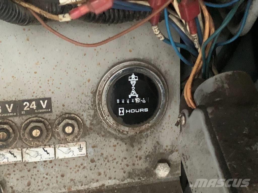 SkyJack SJ 8841 Scissor lifts