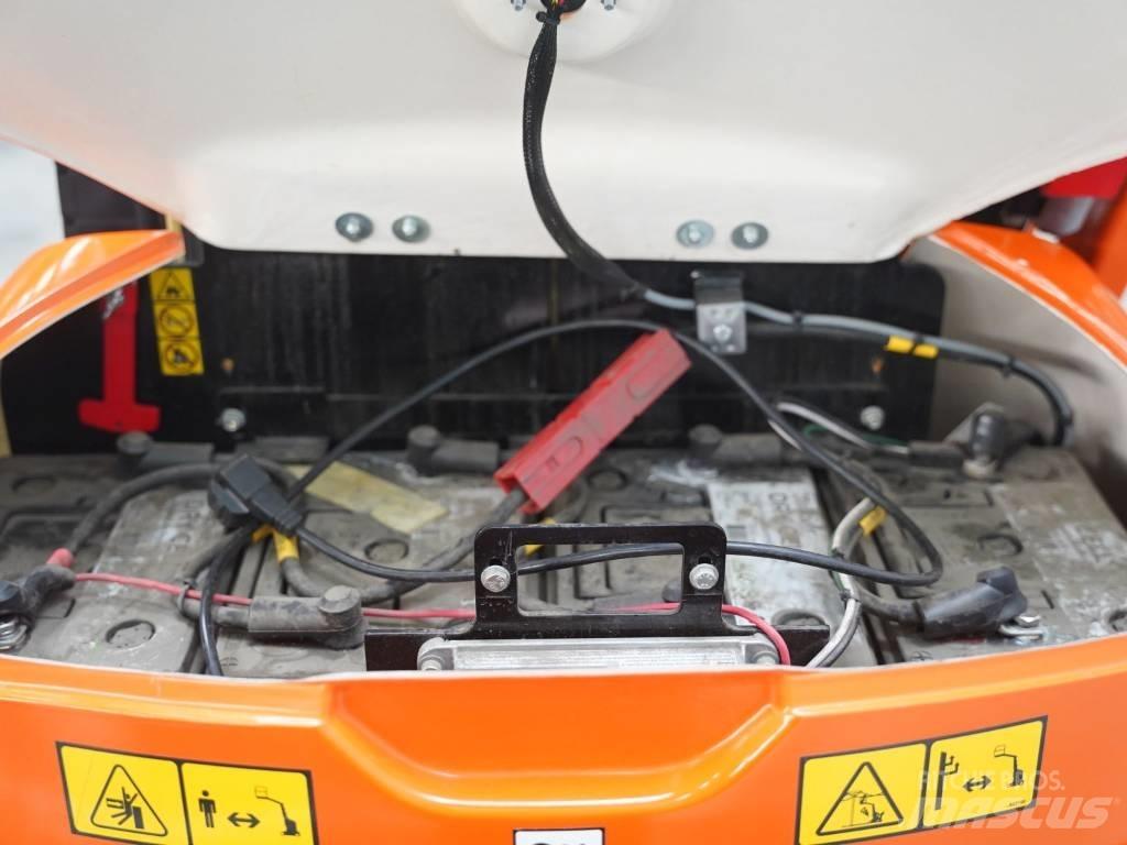 JLG Toucan 8 E Vertical mast lifts