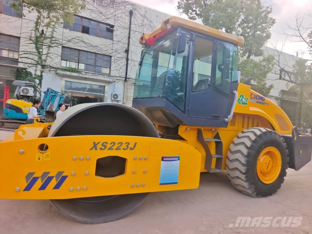 XCMG XS 223 J Single drum rollers