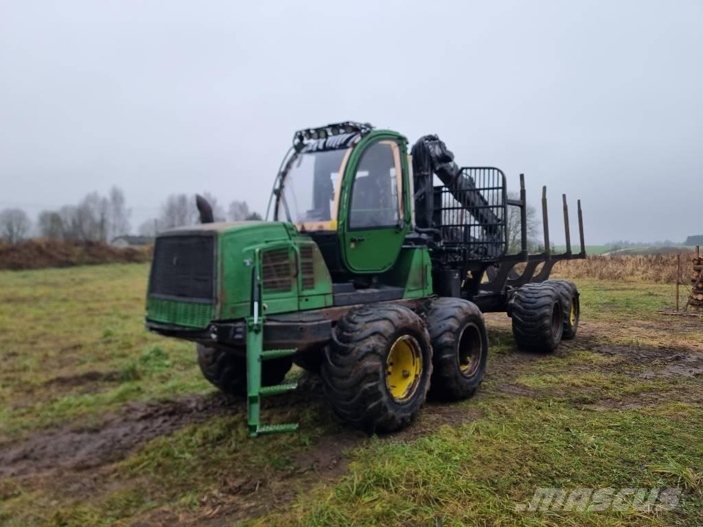 John Deere 1110 E Forwarders