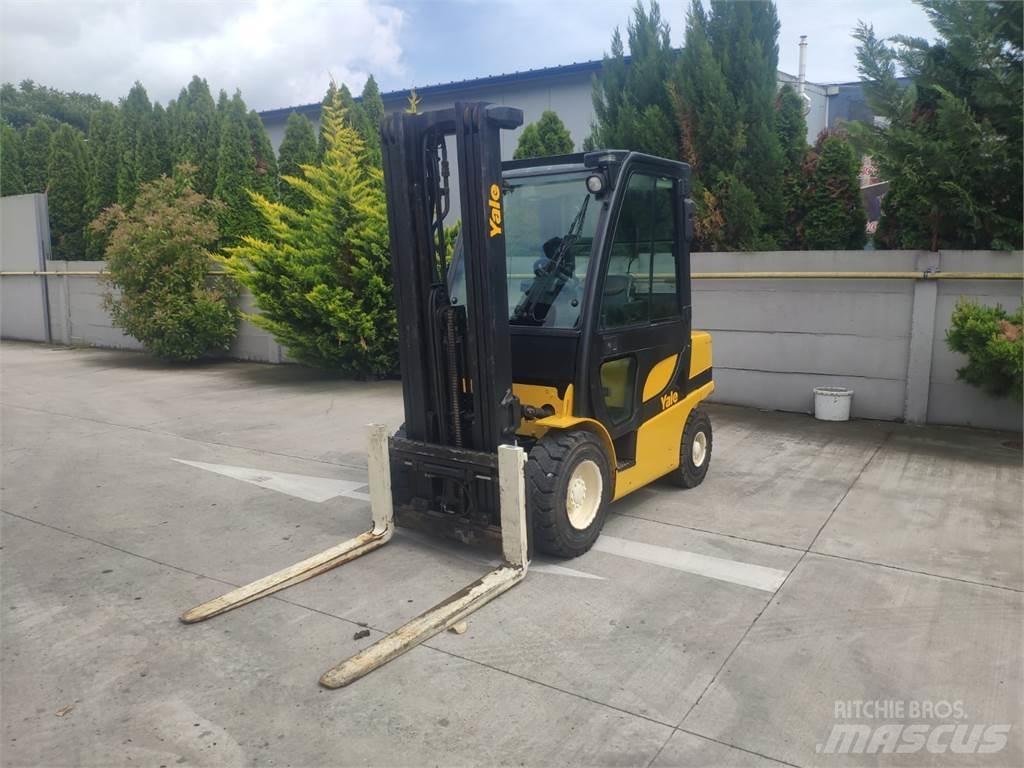 Yale GDP30VX Diesel trucks