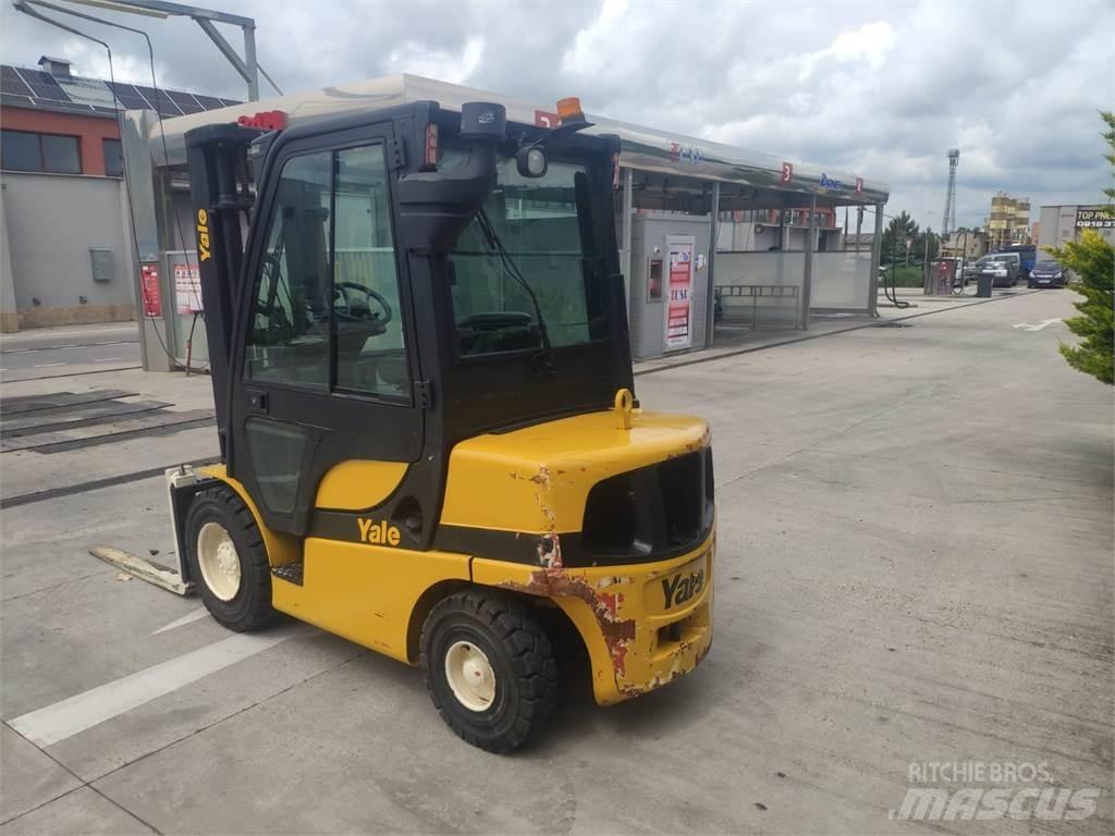 Yale GDP30VX Diesel trucks