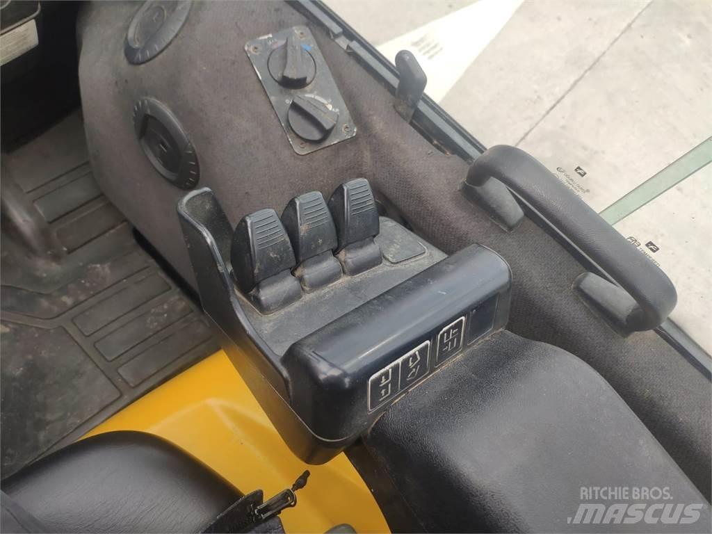 Yale GDP30VX Diesel trucks