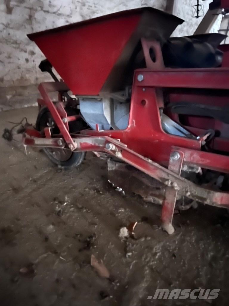 Becker 12 R Precision sowing machines