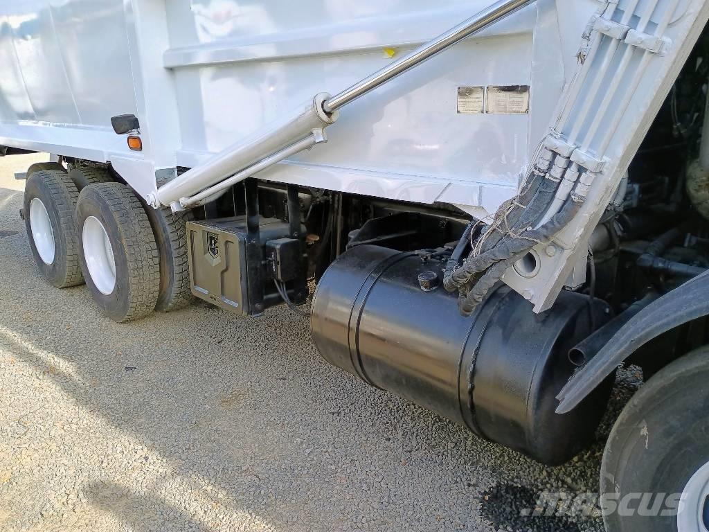 Mack LEU Waste trucks