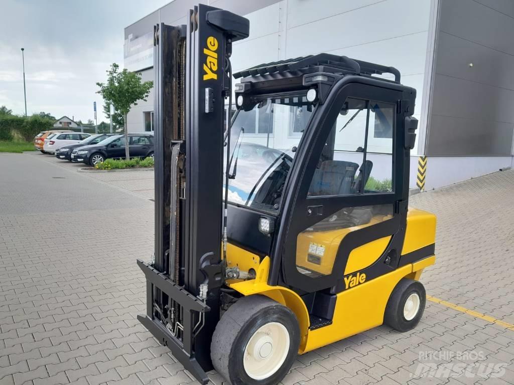 Yale GDP35VX Diesel trucks