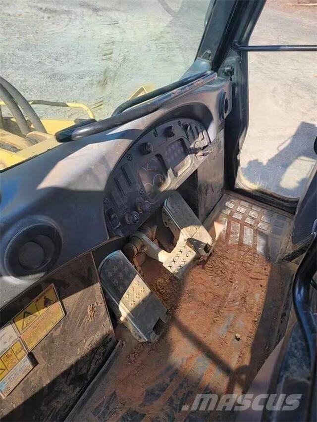 CAT 953C Crawler loaders