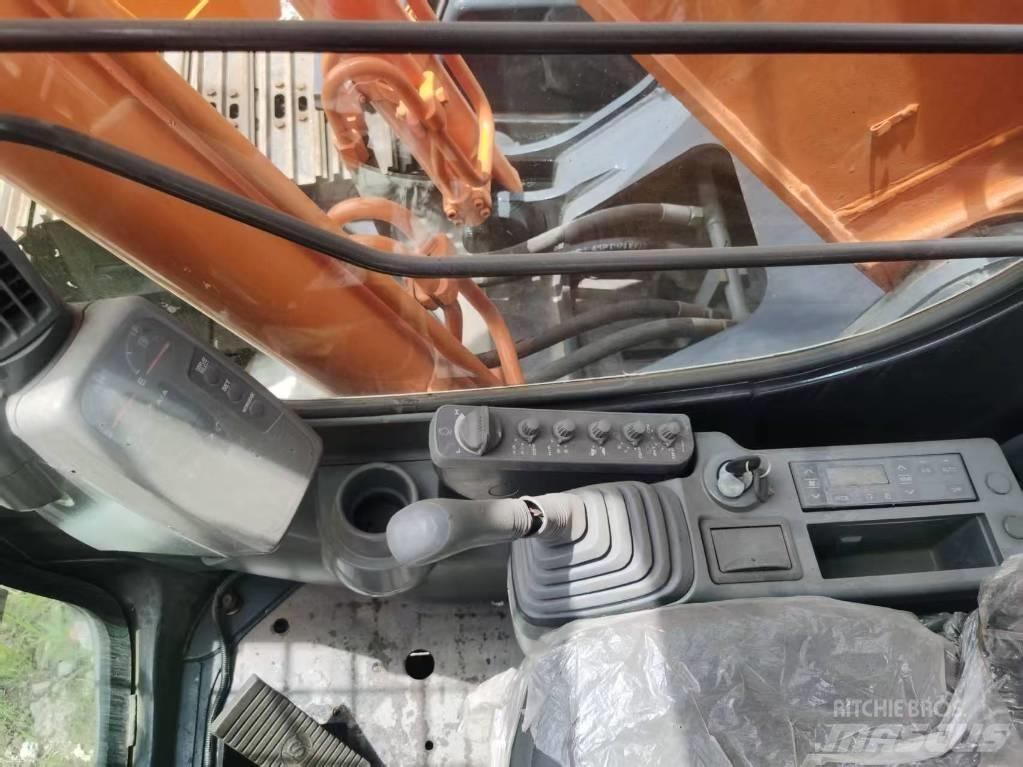 Hitachi ZX 200 Crawler excavators