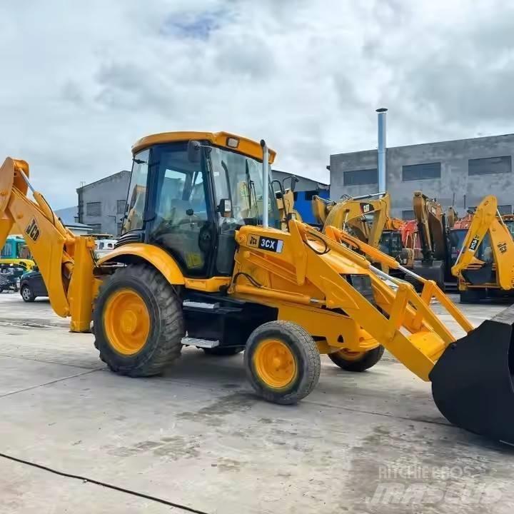 JCB 3 CX Backhoe loaders