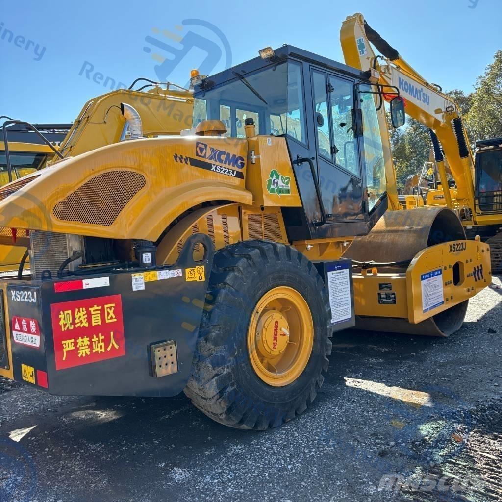 XCMG XS 223 J Single drum rollers