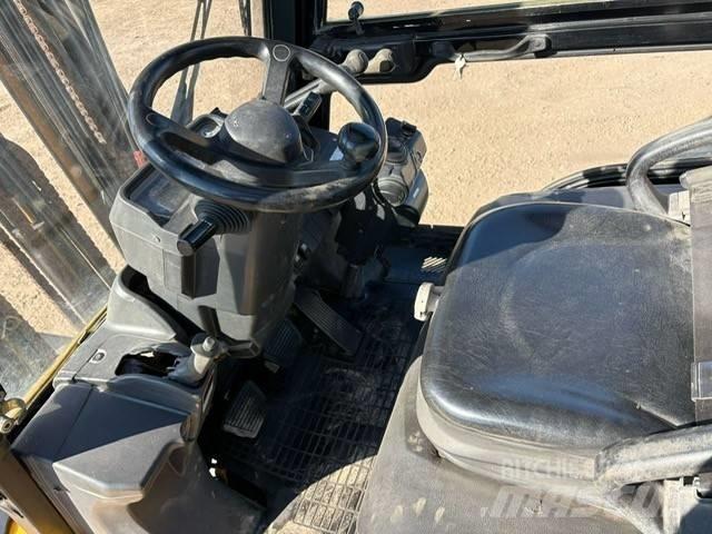 CAT DP 25 NT Diesel trucks