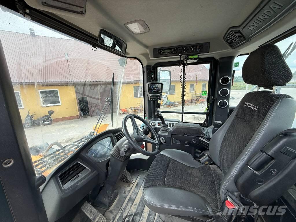 Hyundai HL 960 Wheel loaders