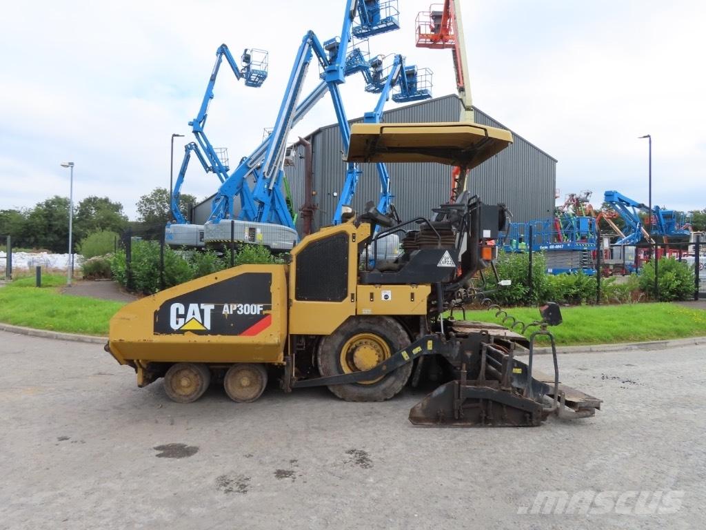CAT AP 300 Asphalt pavers