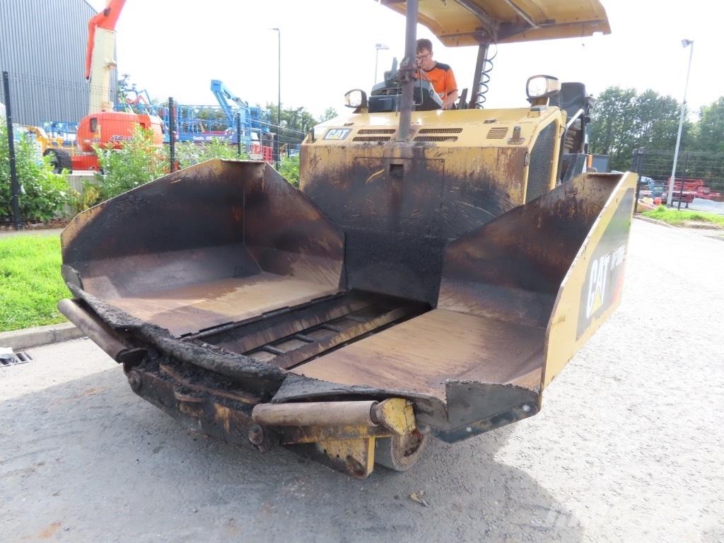 CAT AP 300 Asphalt pavers