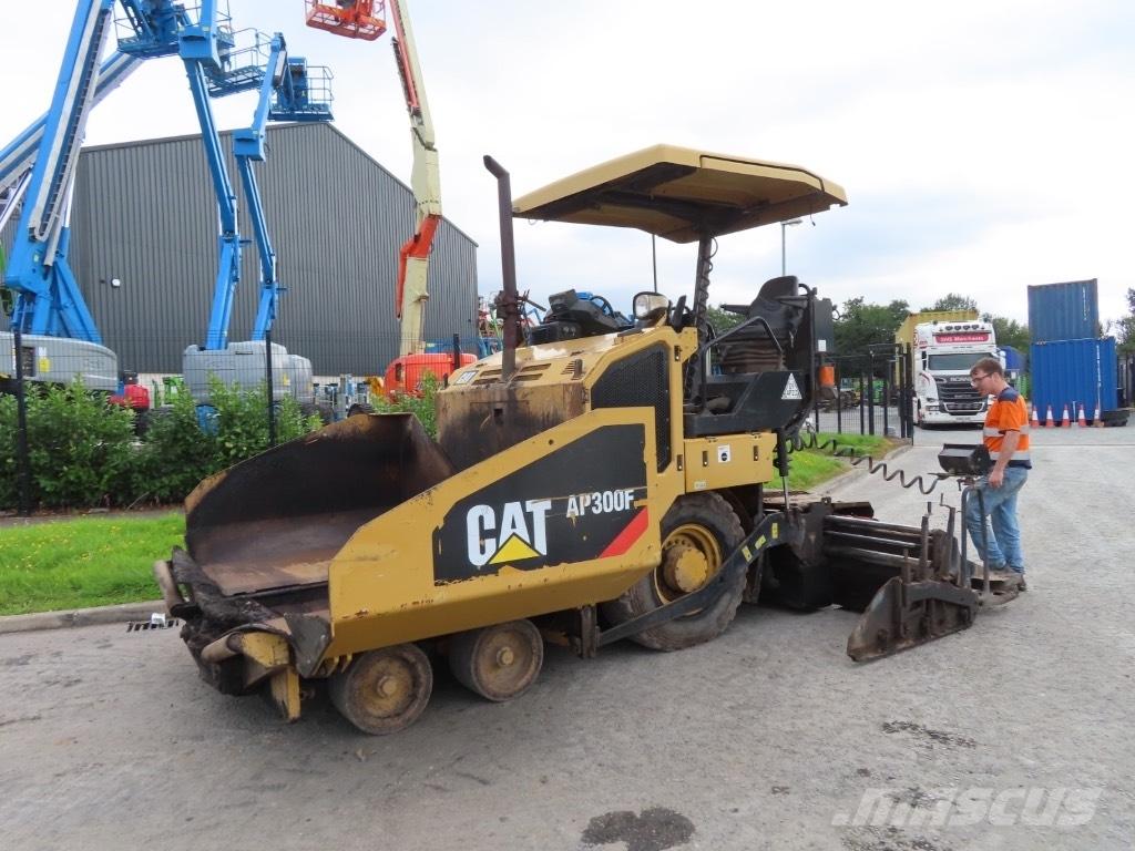 CAT AP 300 Asphalt pavers