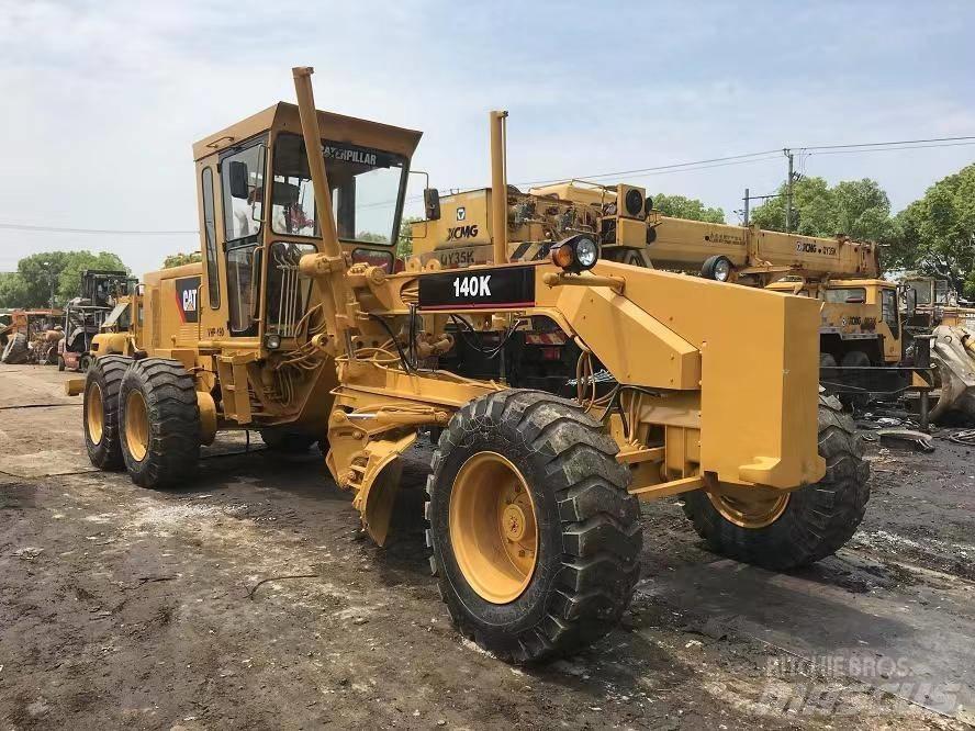 CAT 140 Graders