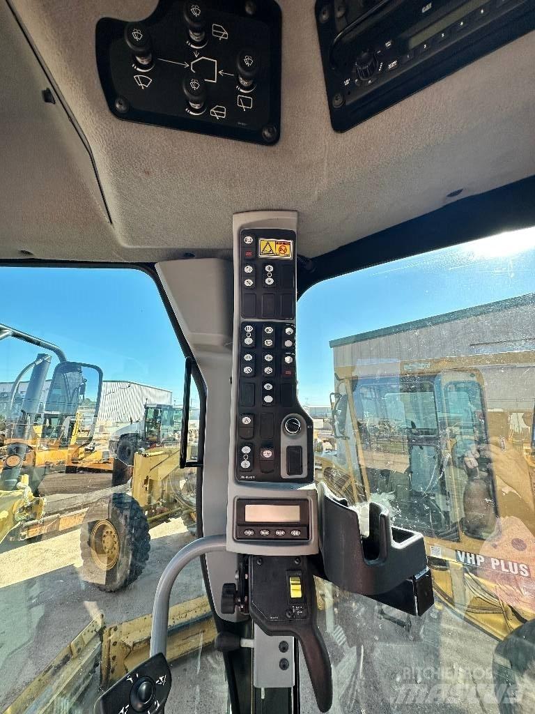 CAT 12 M 2 Graders