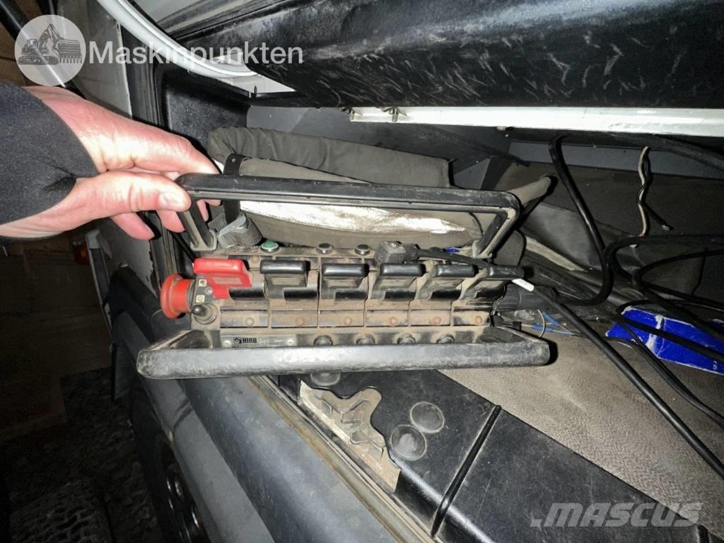 Volvo FM 480 Crane trucks