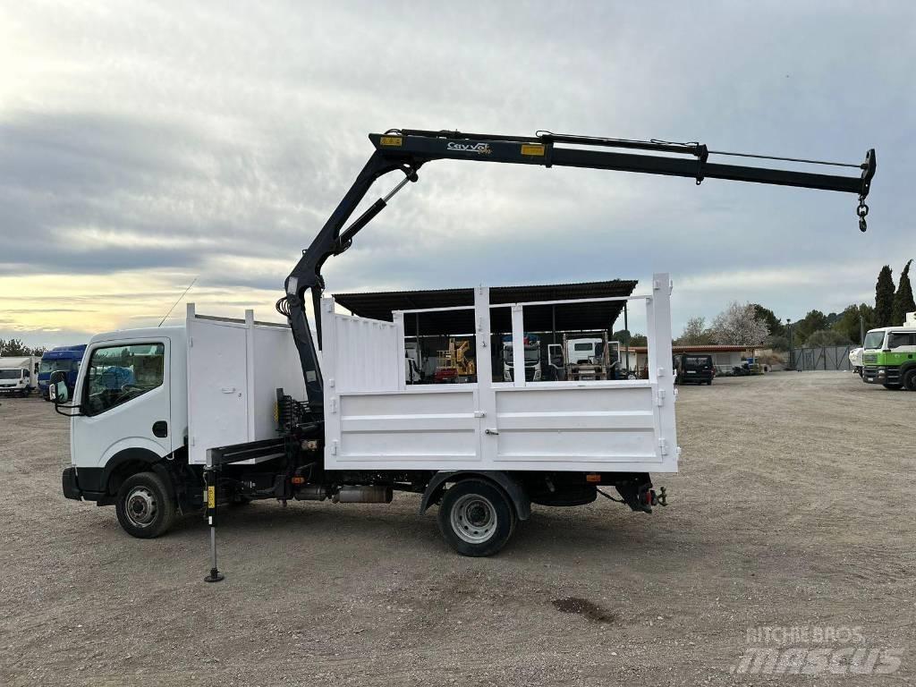 Nissan NT 400 Crane trucks