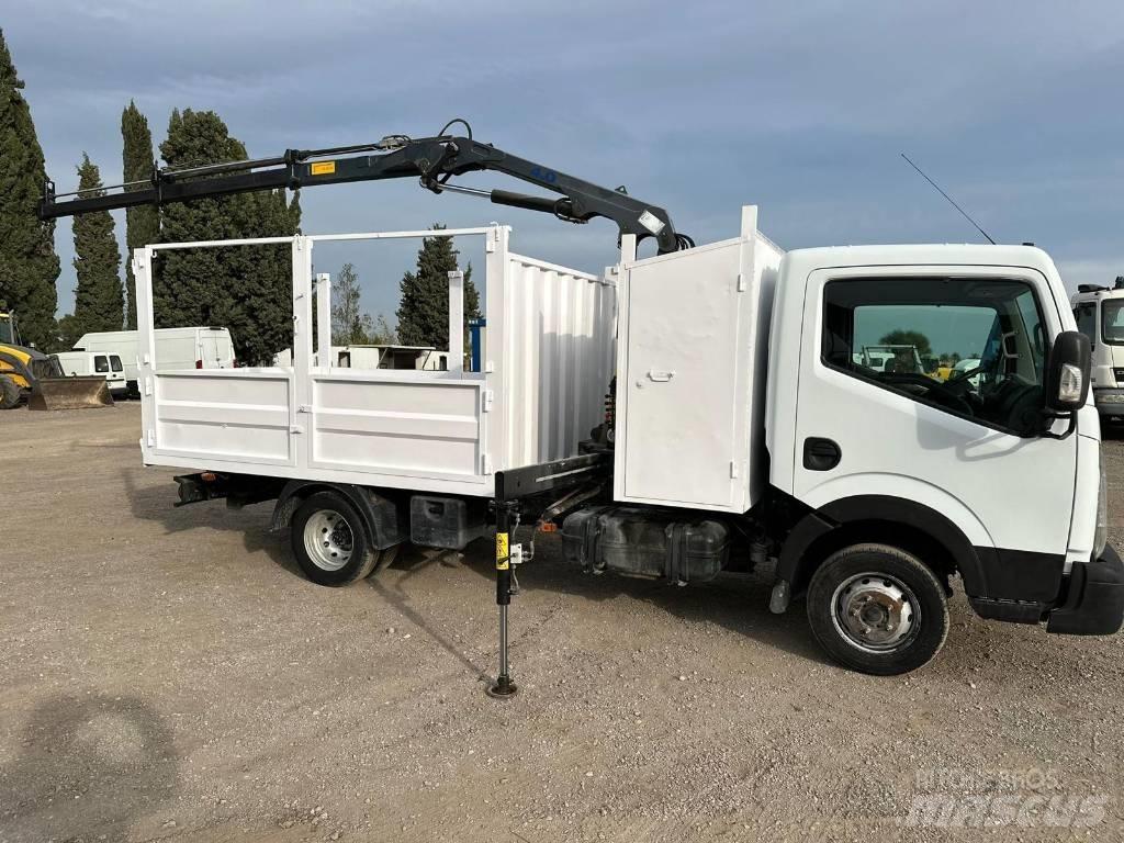 Nissan NT 400 Crane trucks