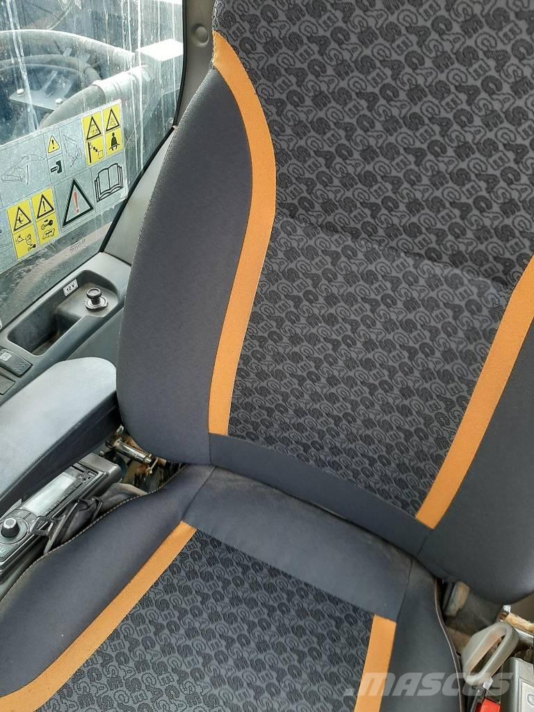 CASE CX 300 D Material Handling - Others