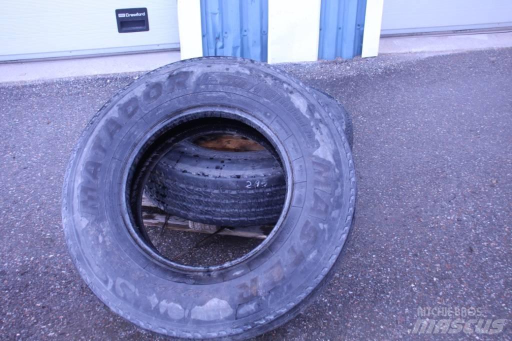  Entreprenad Däck Tyres, wheels and rims