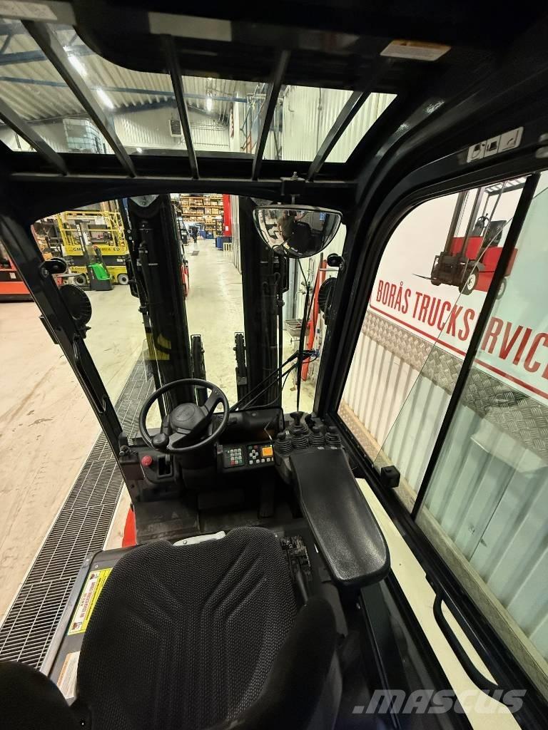 Toyota truck 8FBM20T Electric forklift trucks