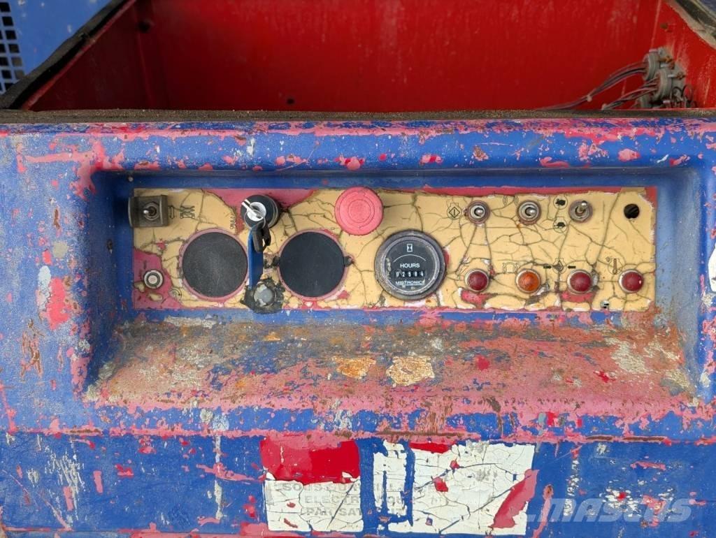 Manitou 120 DLX Compact self-propelled boom lifts