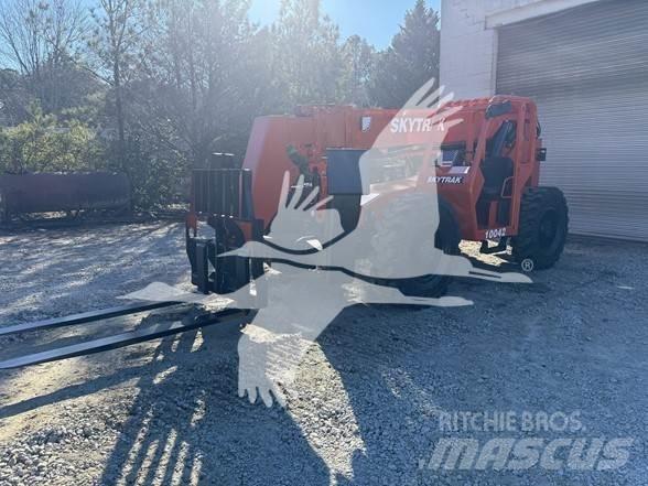SkyTrak 10042 Telescopic handlers