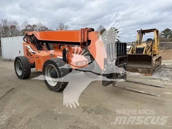 SkyTrak 6042 Telescopic handlers