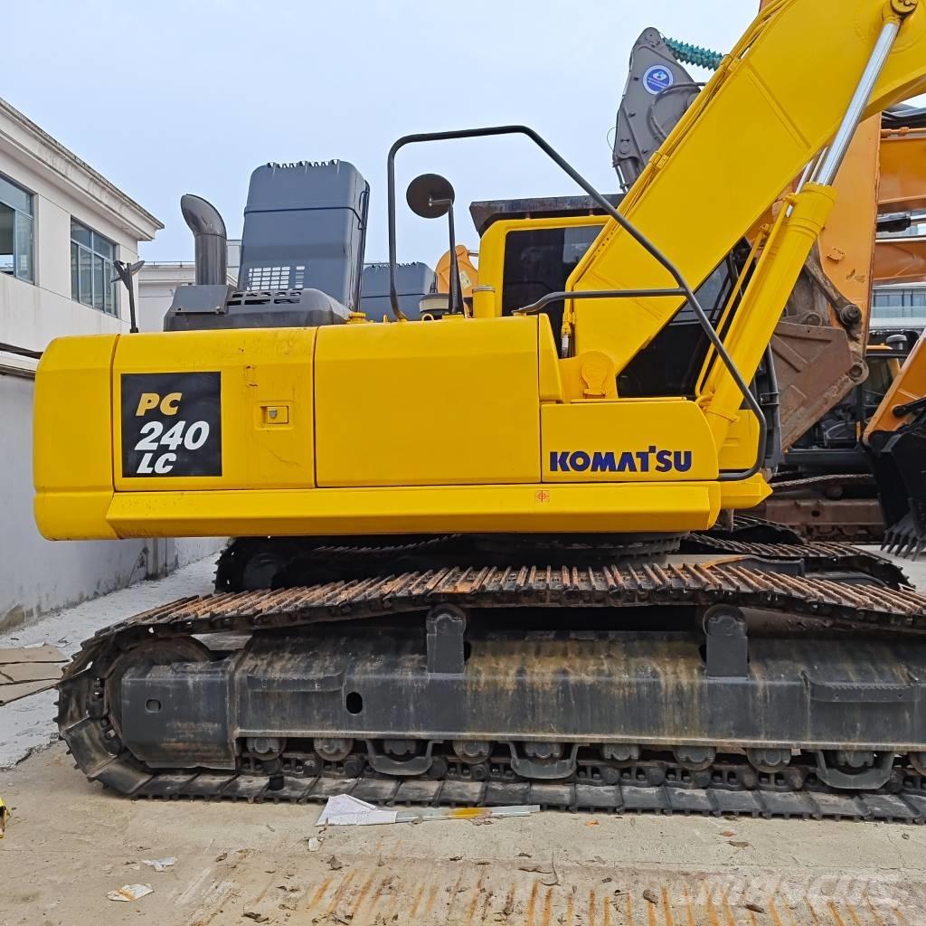 Komatsu PC 240 LC-8 Crawler excavators