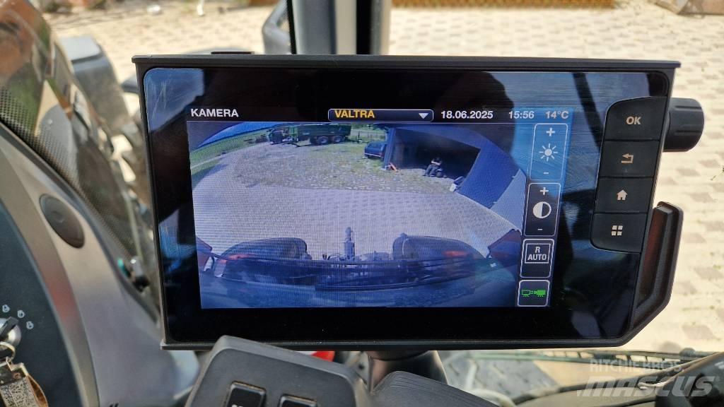 Valtra Q 305 Tractors
