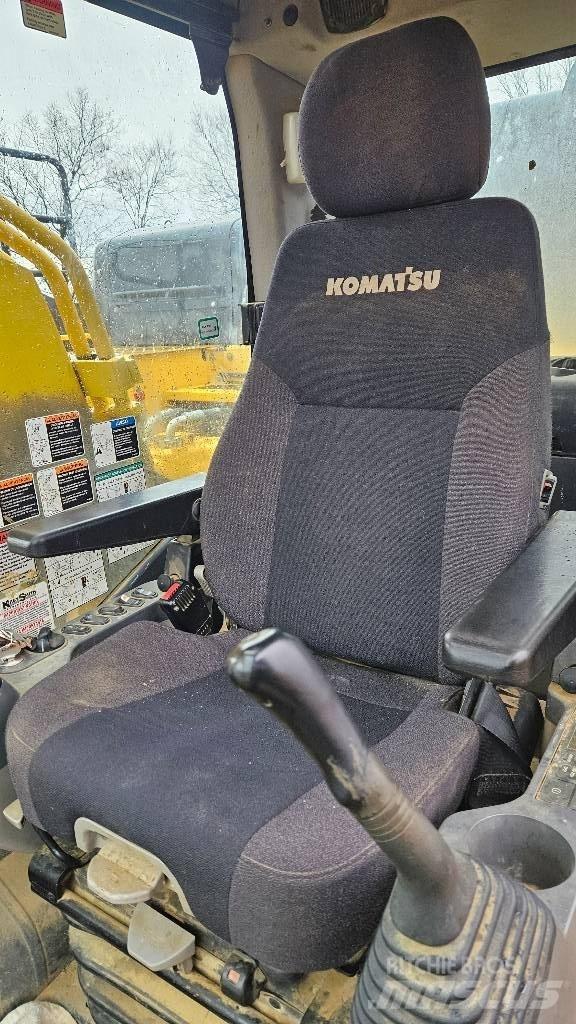 Komatsu PC 490 LC-11 Crawler excavators