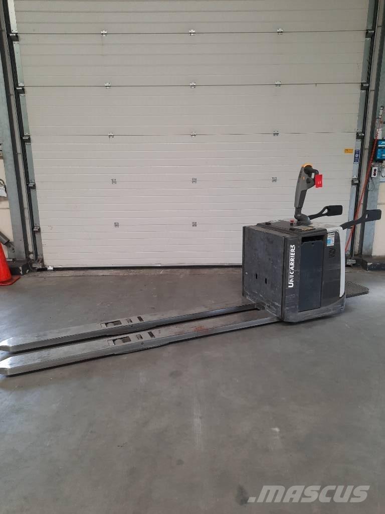 UniCarriers 200PMR Low lifter with platform