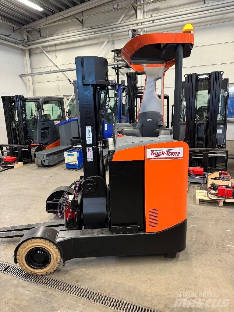 Toyota RRE160R Reach trucks