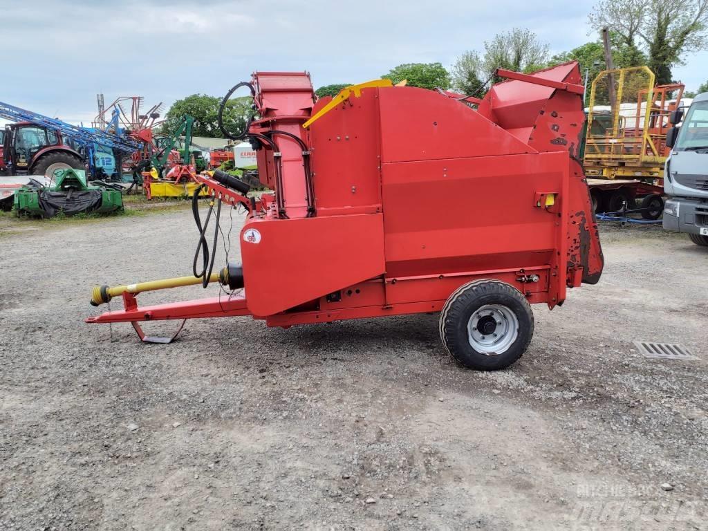 TEAGLE TOMAHAWK 8100 Bale shredders, cutters and unrollers